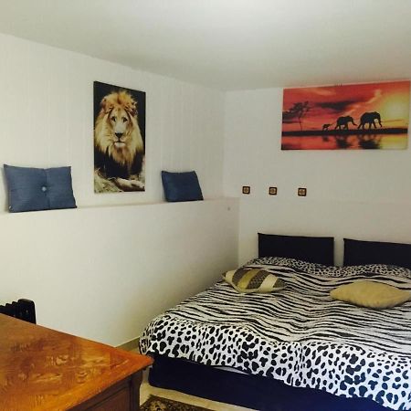 Rolling Stone Hostel Брашов Екстер'єр фото