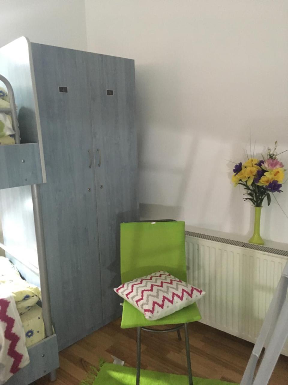 Rolling Stone Hostel Брашов Екстер'єр фото