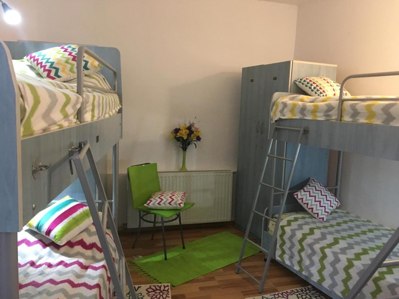 Rolling Stone Hostel Брашов Екстер'єр фото